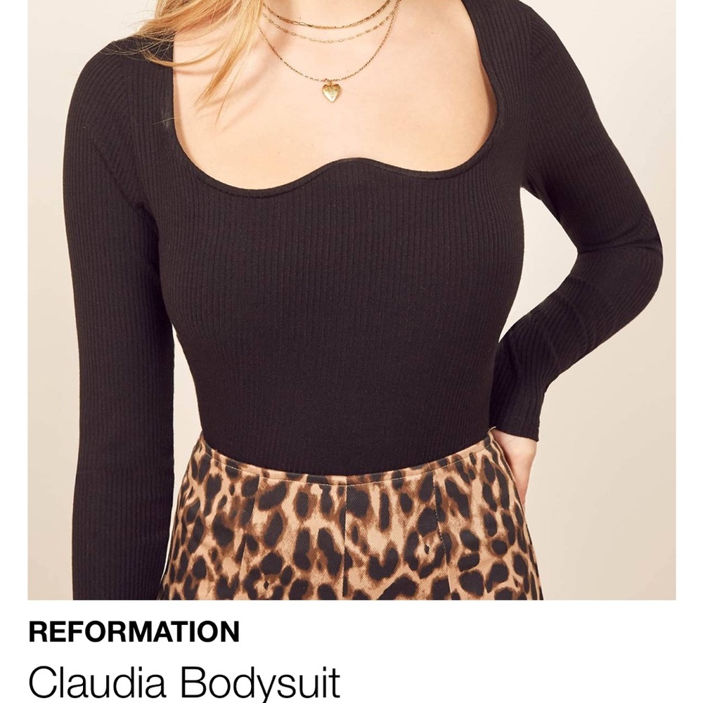 ISO 🧐 - Reformation Claudia bodysuit